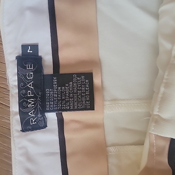 NWT Rampage White Cropped Capri Pants Size 7 - Picture 2 of 3